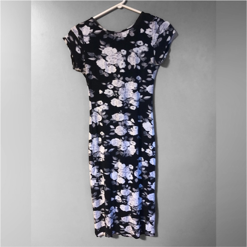 U2B Floral Black White Short Sleeve Midi Stretchy Dress Size Large